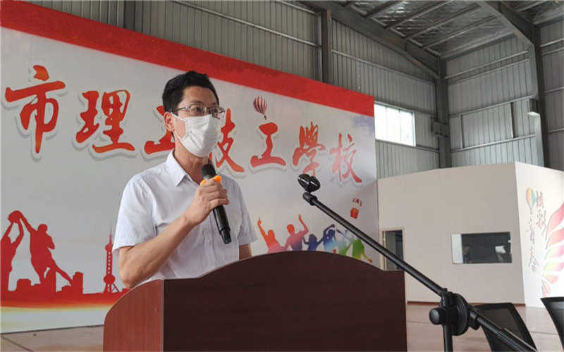 吉安市理工技工學校2021級新生國防素養教育訓練活動