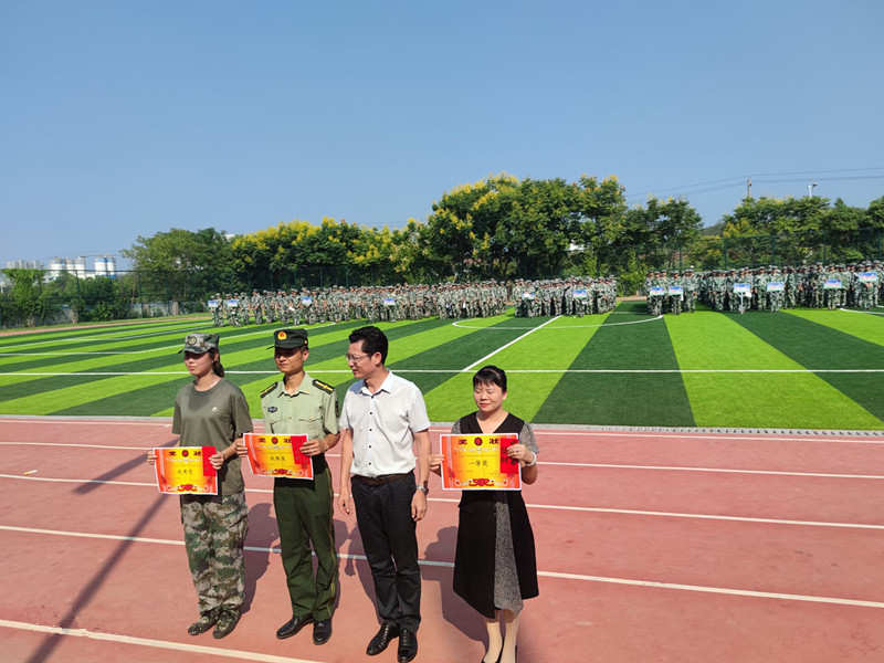 吉安市理工技工學校2021級新生國防素養訓練活動圓滿結束