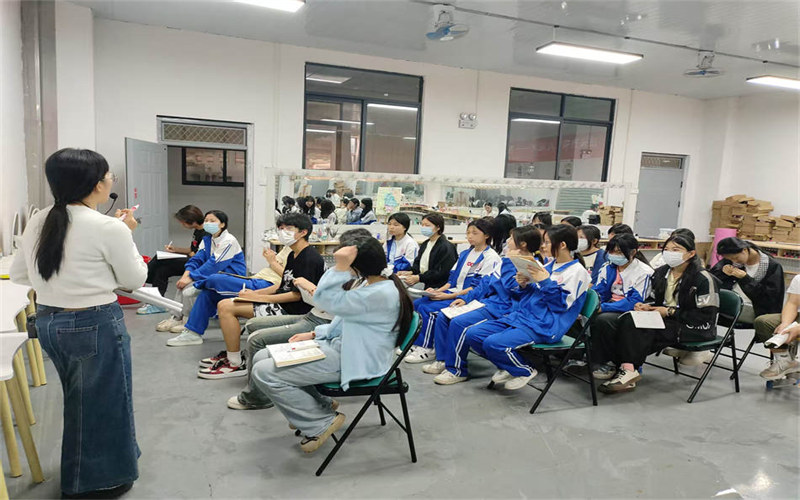 “創意與技藝的碰撞” 李鍰茜老師美甲公開課